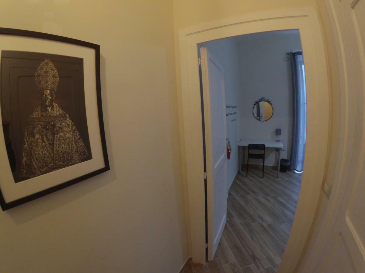 GuestHouse Marcanto - Duomo Napoli Eksteriør billede